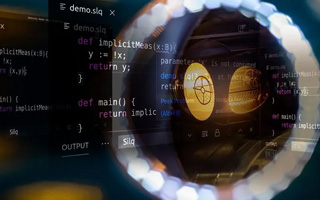 义乌 api php源码,下载的php源码怎么运行呢？